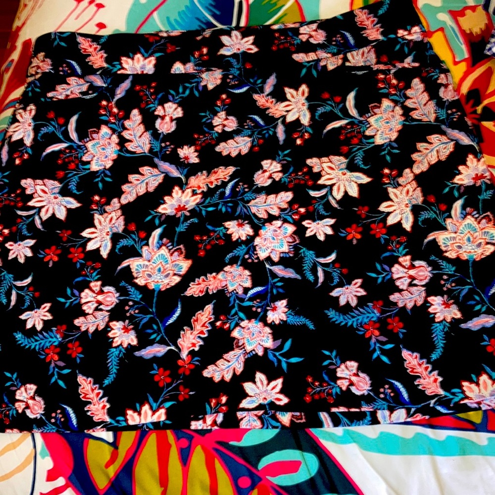 NWOT SKORT FROM CROFT & BARROW - 14